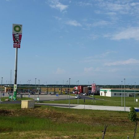 Motel Stare Brynki Przy Stacji Bp Trojka Chlebowo Εξωτερικό φωτογραφία